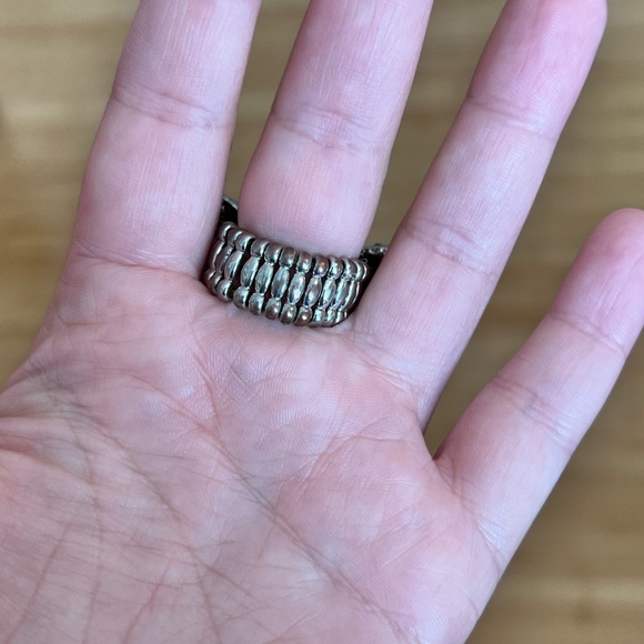 Vintage Sparkly Bowtie Ring - Picture 3 of 7